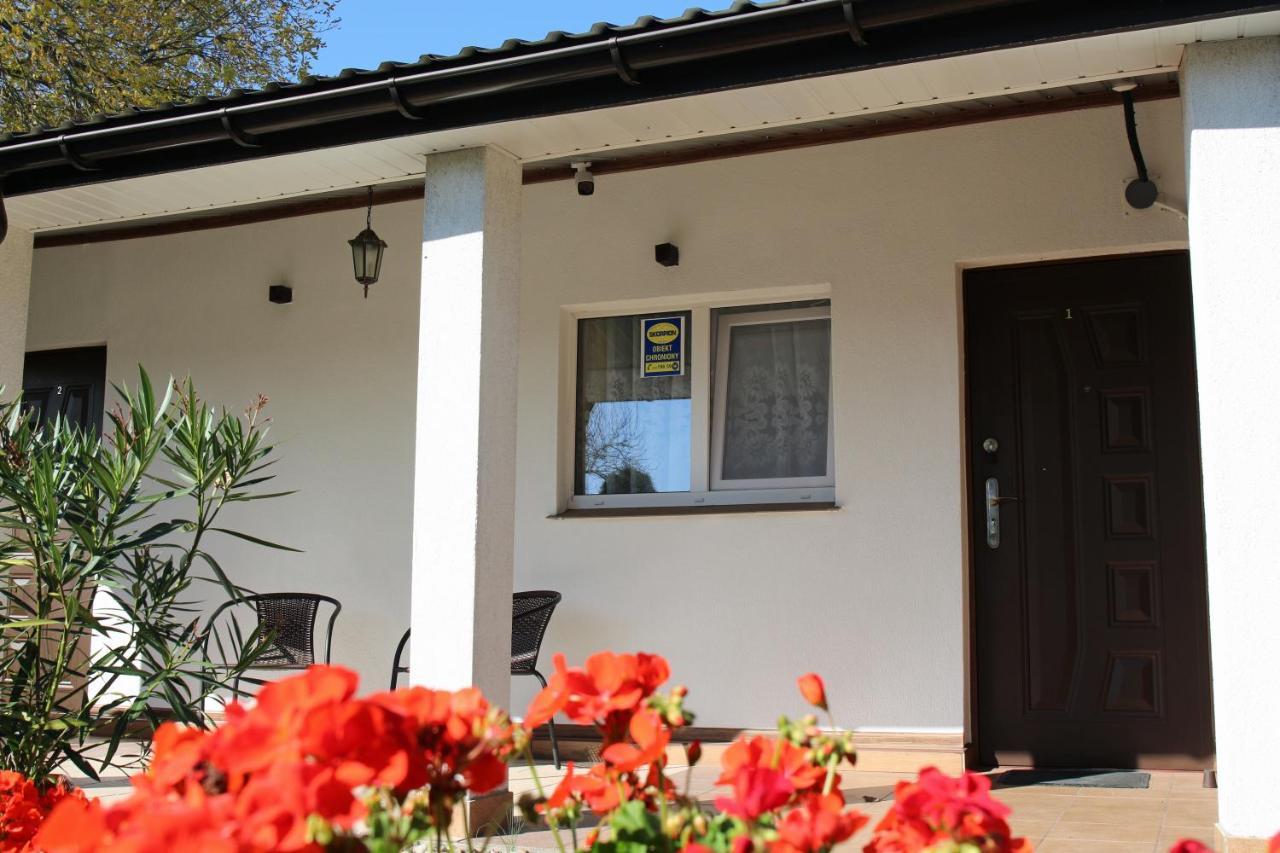 Bar Malwa Motel อเล็กซานดรูฟ ลูดสกี ภายนอก รูปภาพ