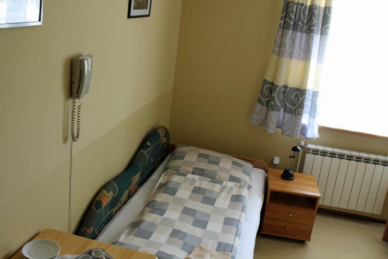 Bar Malwa Motel อเล็กซานดรูฟ ลูดสกี ภายนอก รูปภาพ