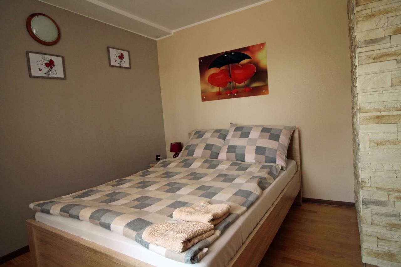 Bar Malwa Motel อเล็กซานดรูฟ ลูดสกี ภายนอก รูปภาพ
