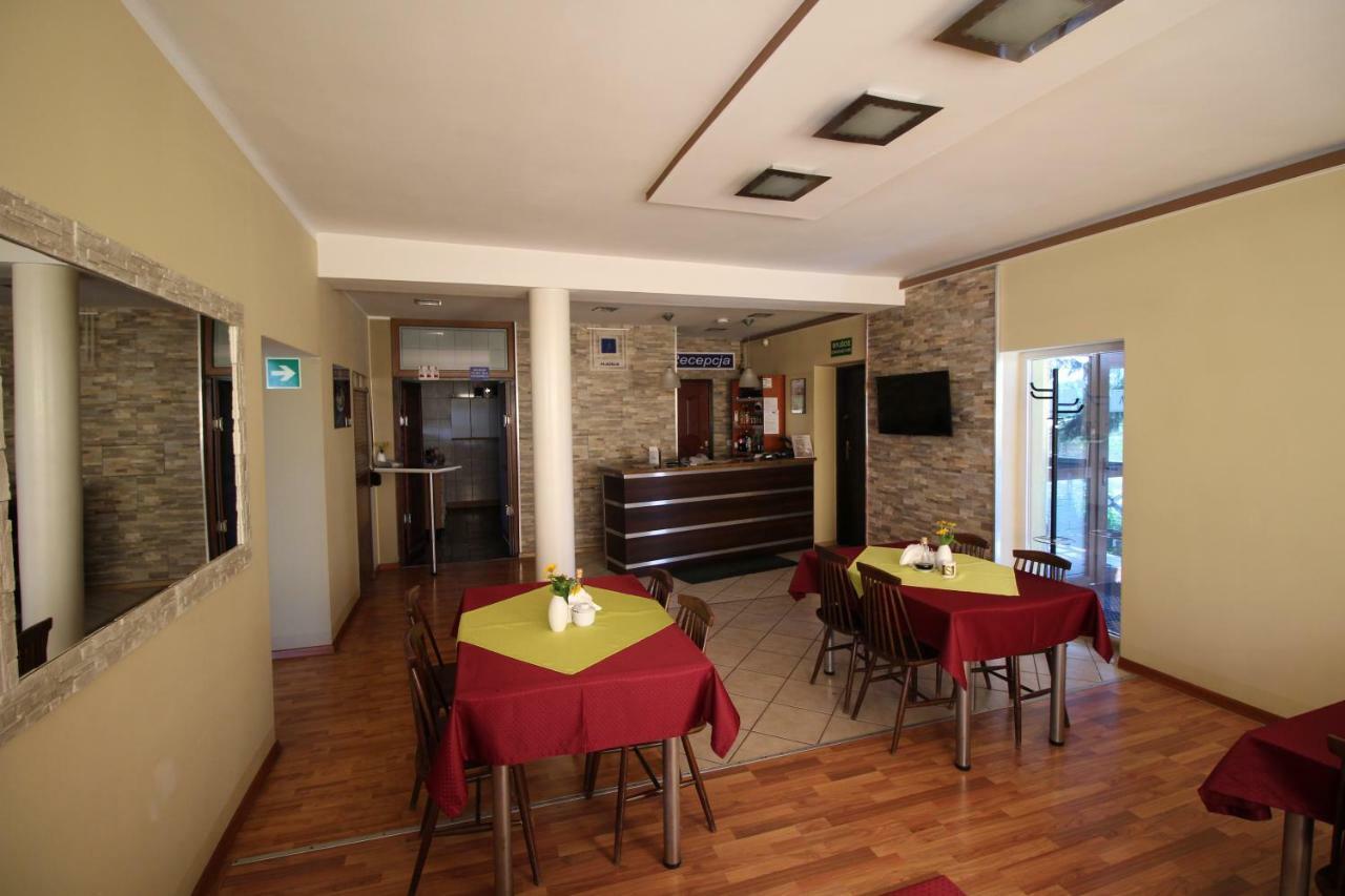 Bar Malwa Motel อเล็กซานดรูฟ ลูดสกี ภายนอก รูปภาพ